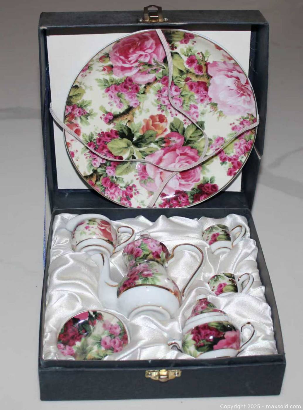 Ace miniature porcelain burgundy rose tea set in box | Maxsold