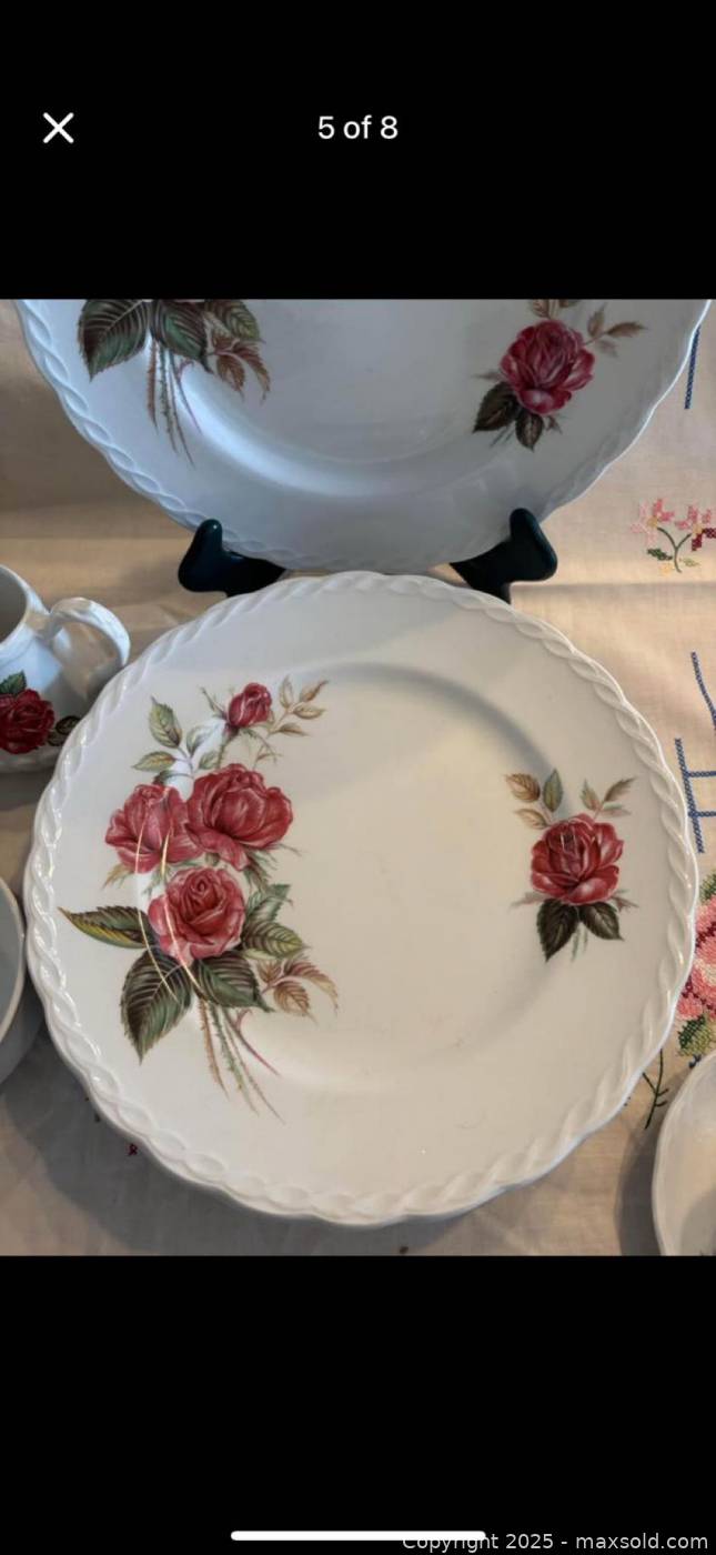 English rose pattern 36-piece dinnerware | Maxsold