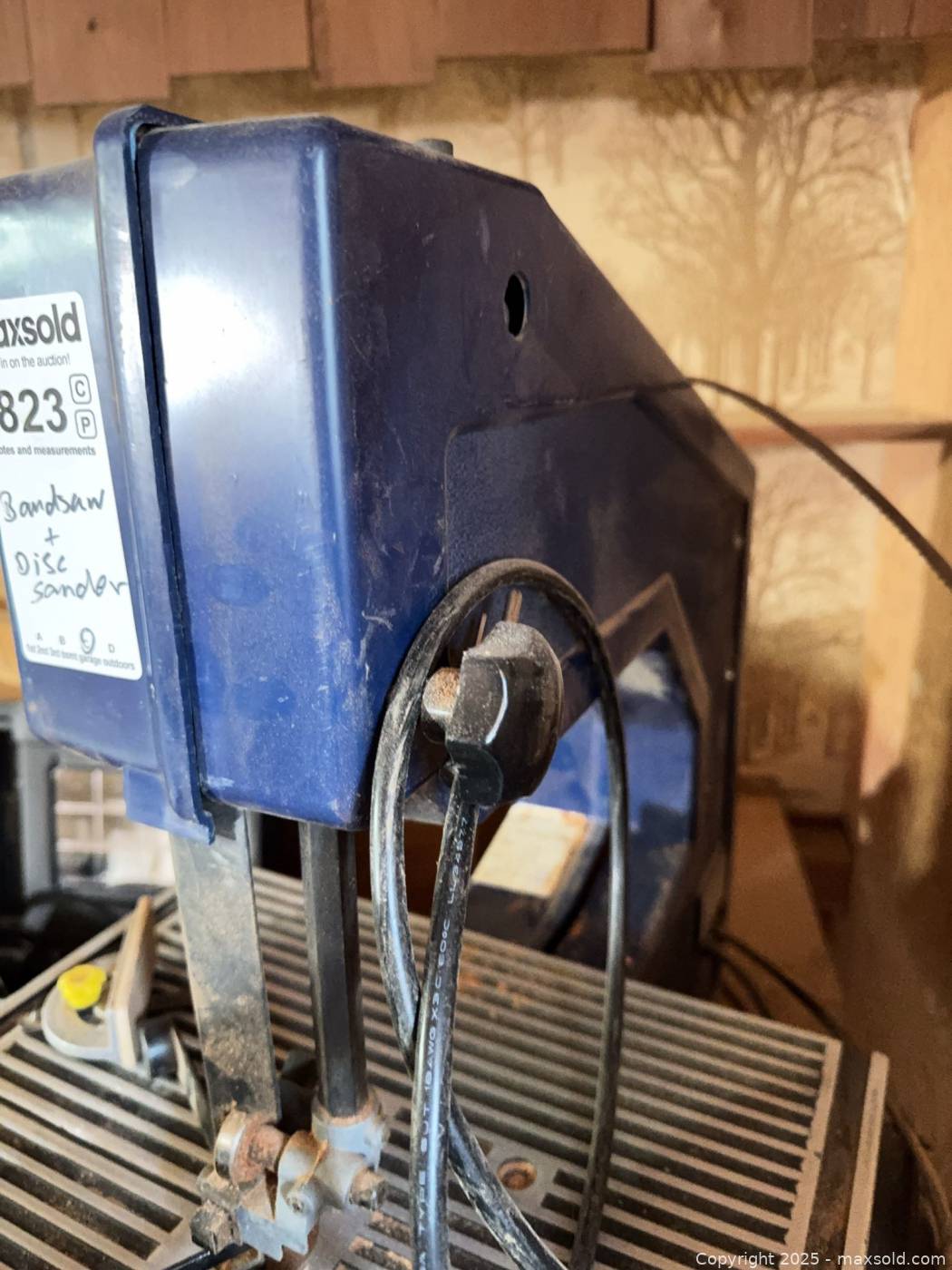 Busy Bee Tools B324 3-Wheel Bandsaw & Disc Sander | Maxsold