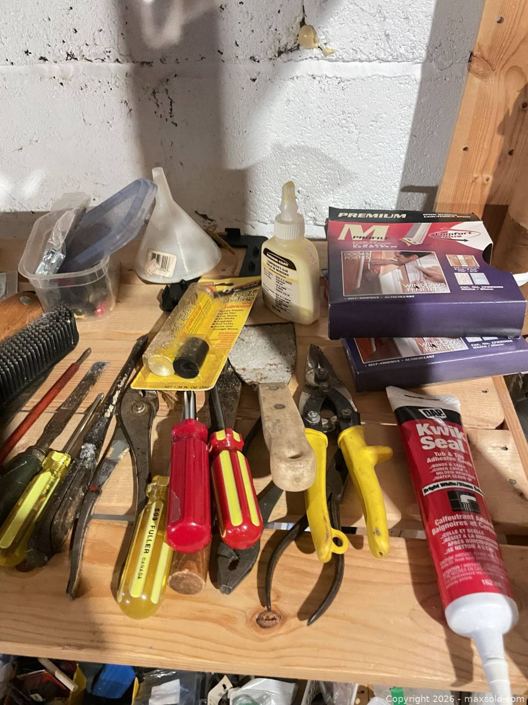 Mixed hand tools and hardware lot | Maxsold