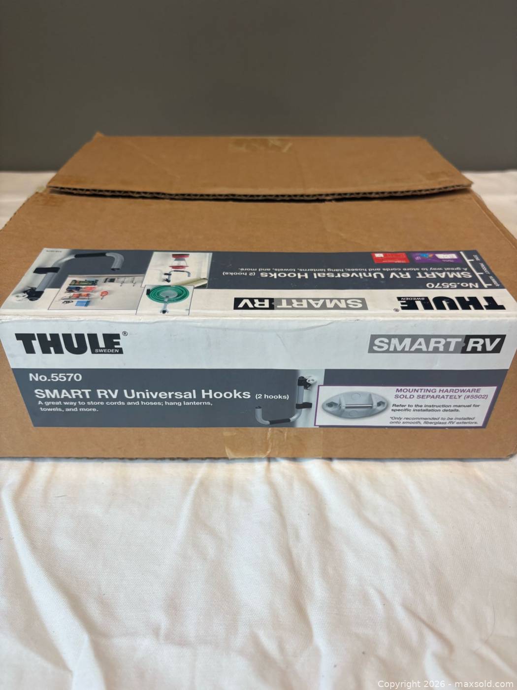 Thule Smart Rv Table Thule Smart RV Universal Hooks | Maxsold