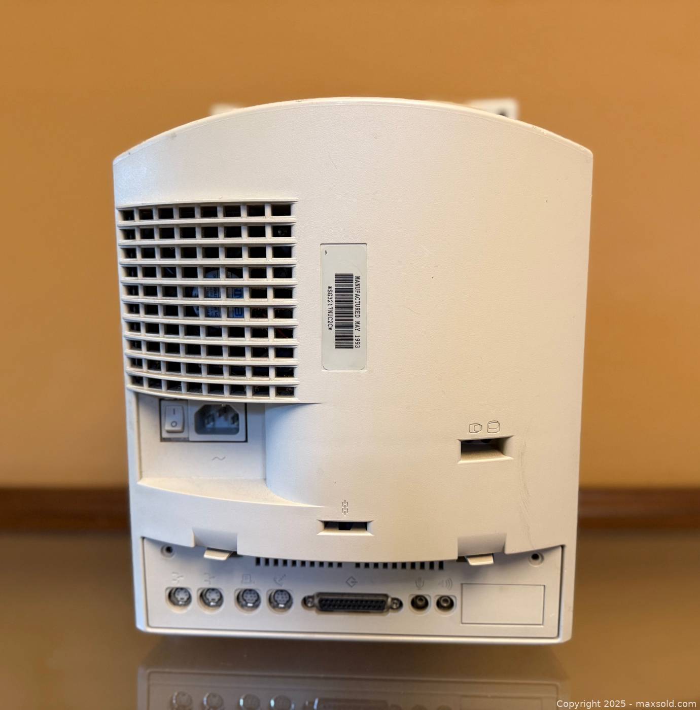 Apple Macintosh Color Classic Computer | Maxsold
