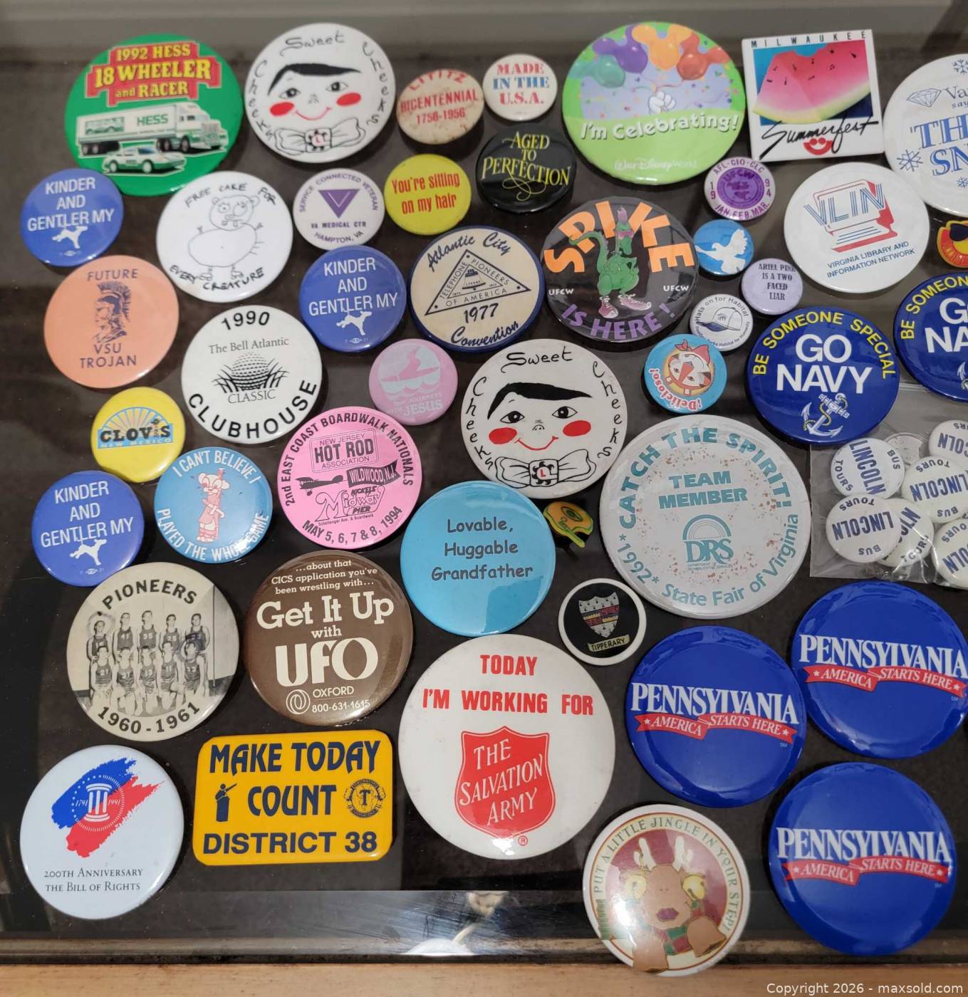 Assorted promotional & novelty pinback buttons | Maxsold