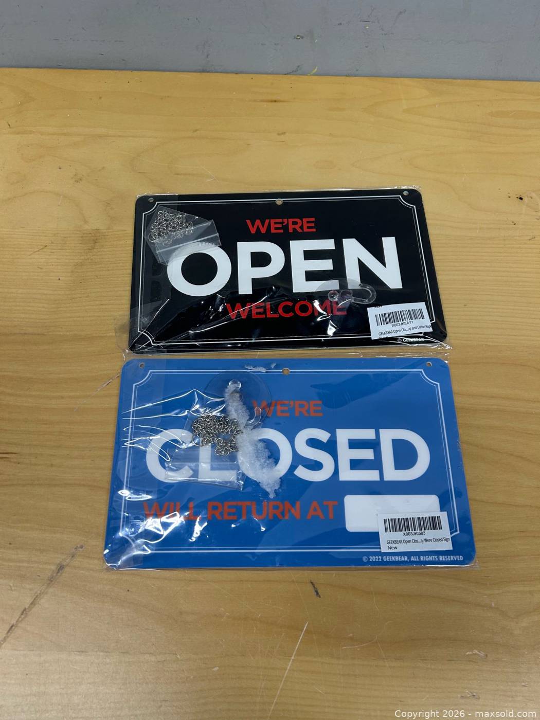 Two new plastic door signs Open Closed | Maxsold