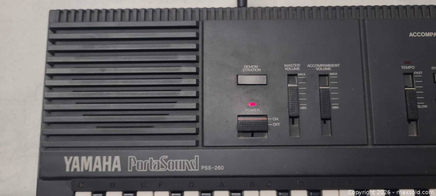 Yamaha PSS-260 PortaSound keyboard with manual | Maxsold