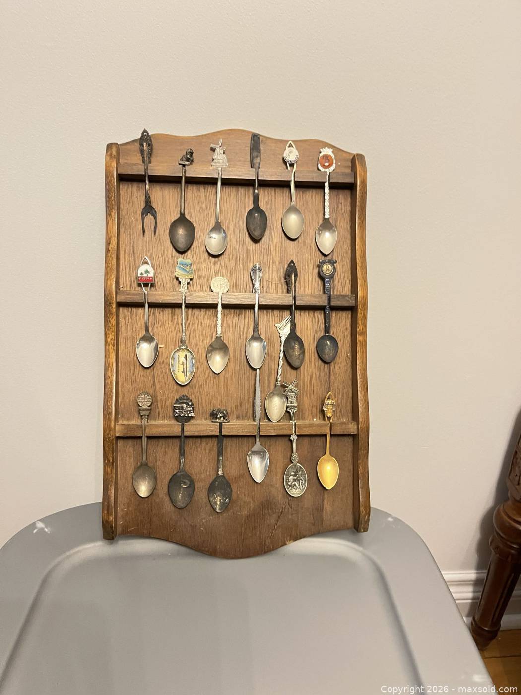 Commemorative Spoon Racks Wooden spoon rack with 24 souvenir spoons | Maxsold