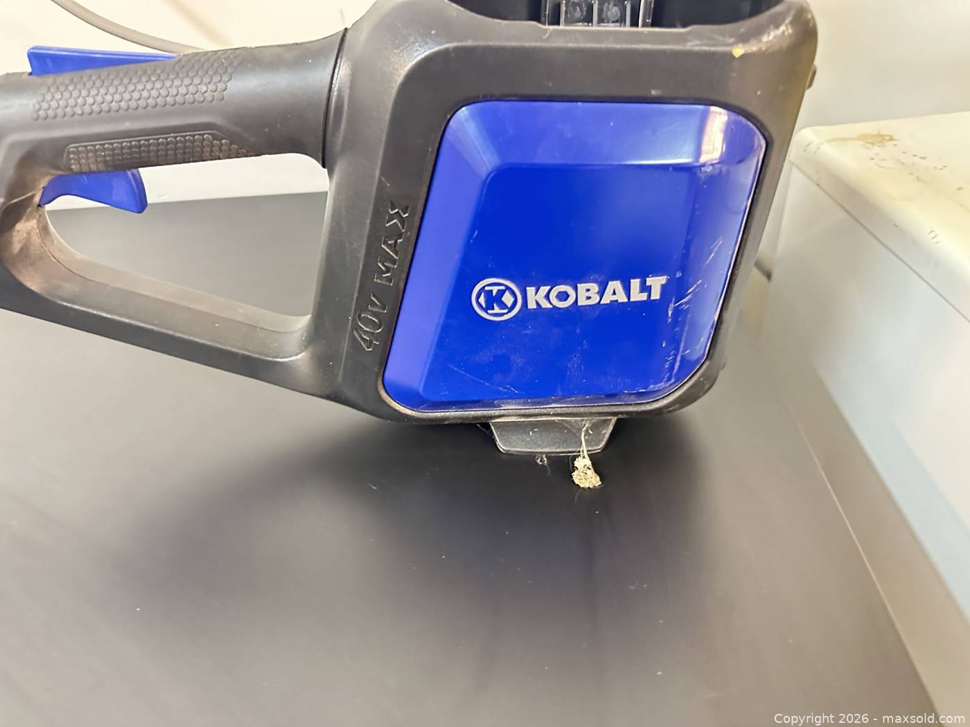 Kobalt 40V Max cordless string trimmer | Maxsold