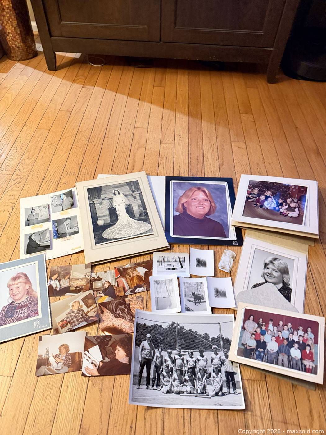 Assorted vintage photographs and portraits | Maxsold