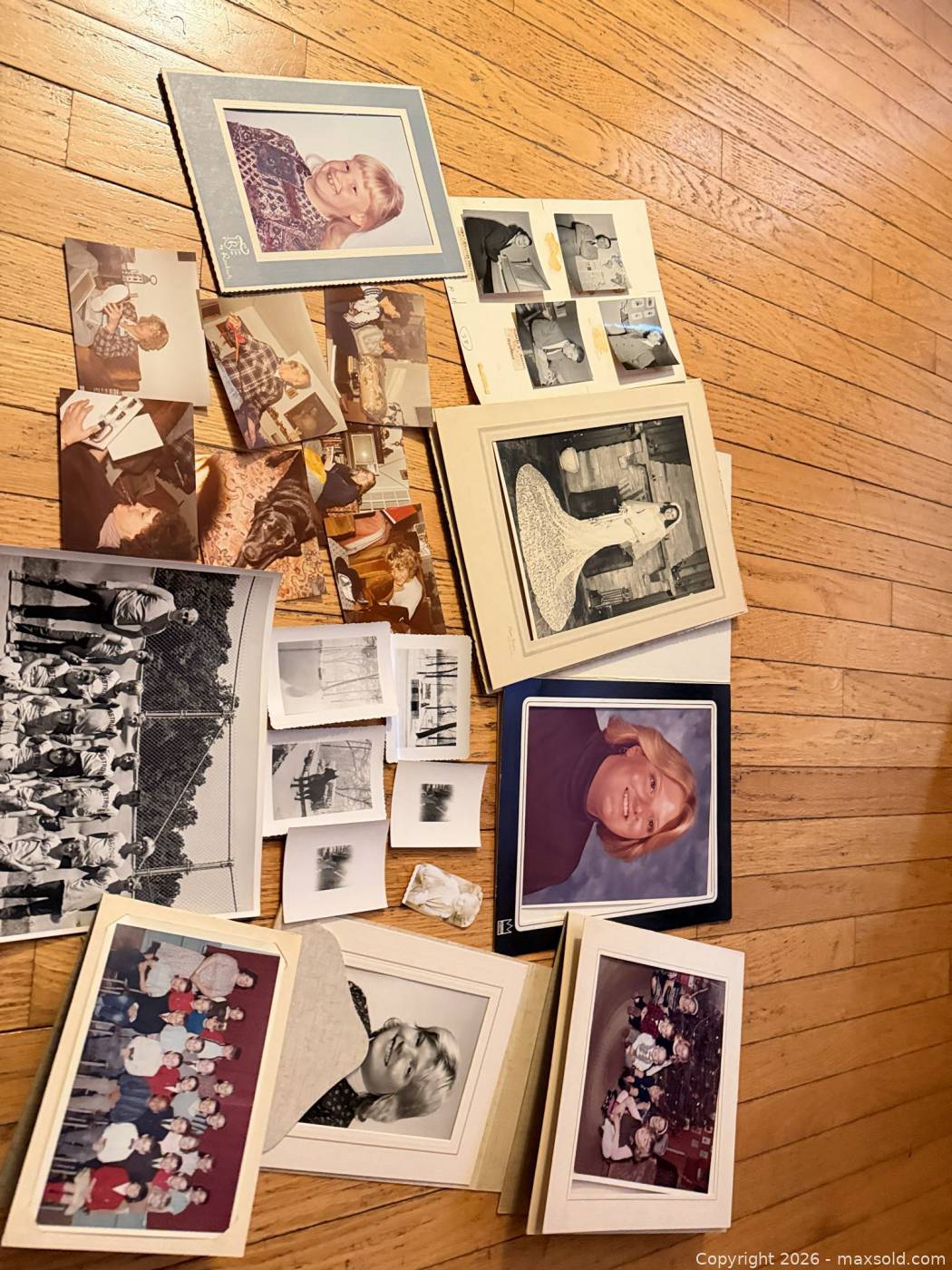 Assorted vintage photographs and portraits | Maxsold