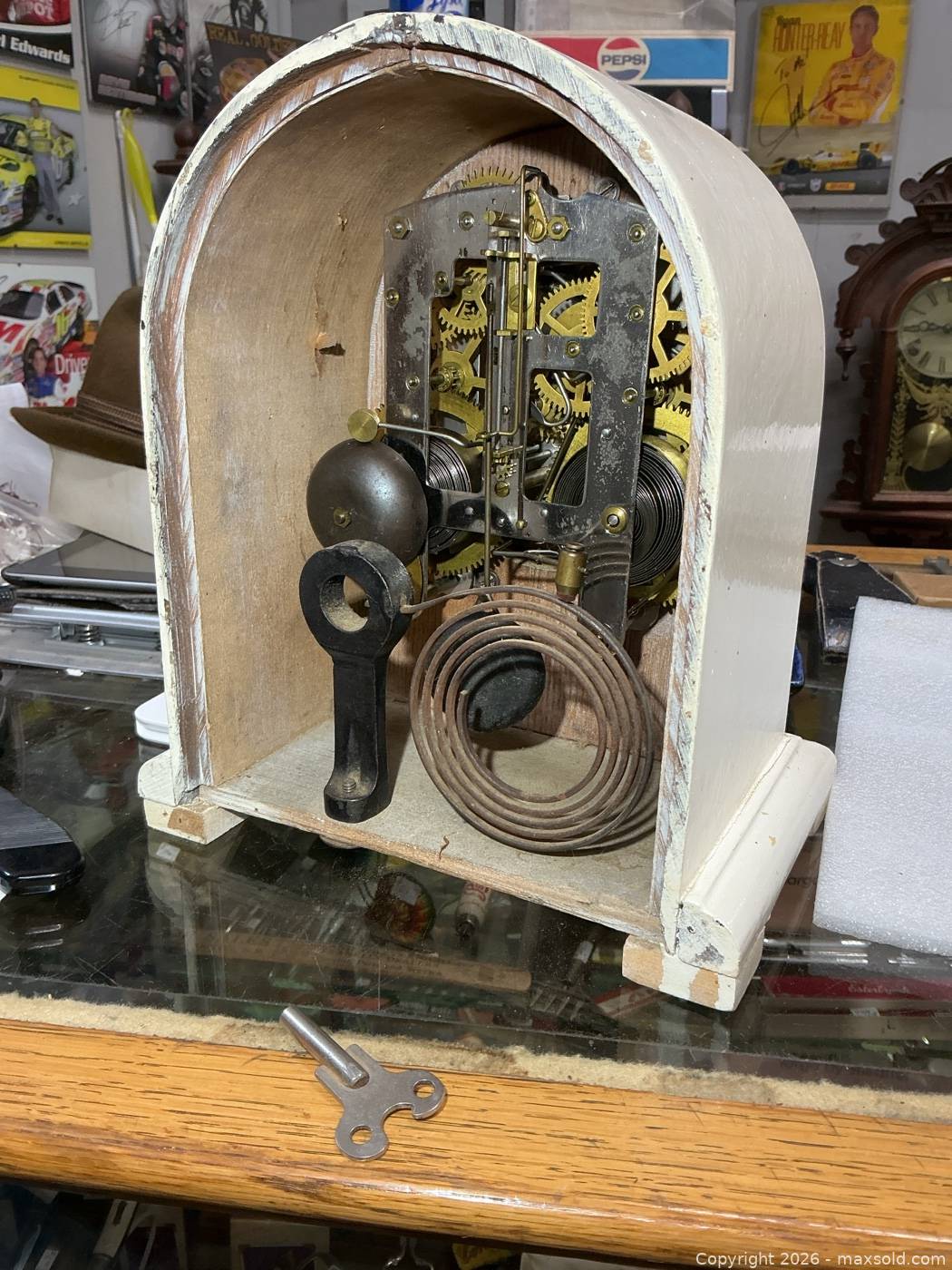 Arthur Pequegnat Bedford mantel clock with key | Maxsold