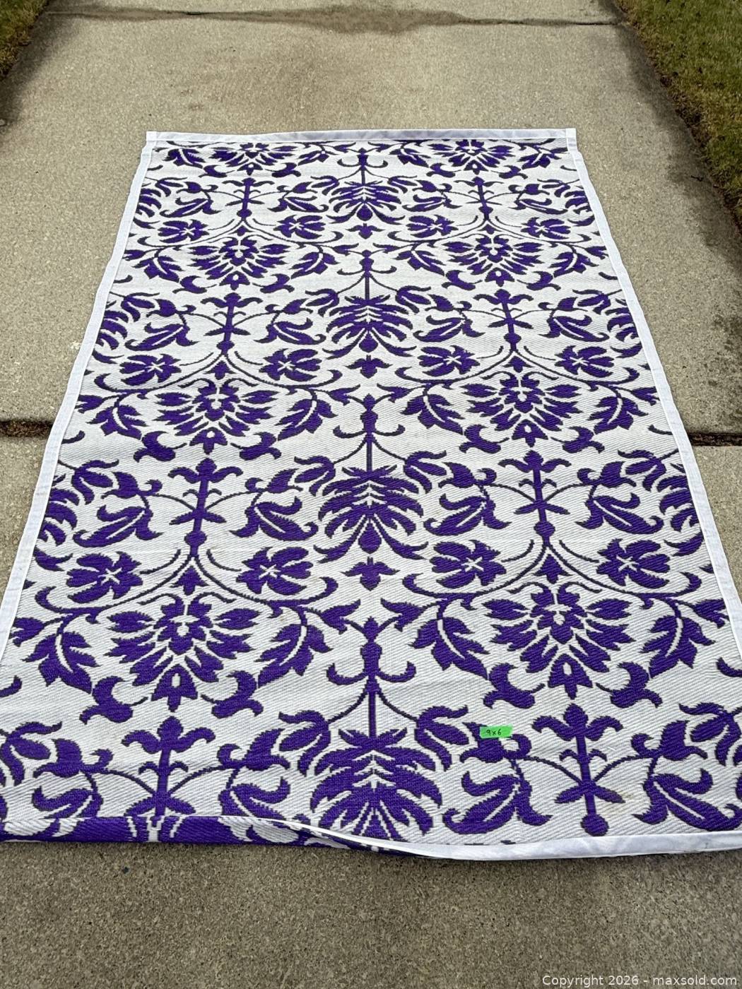 Lot outdoor polypropylene area rugs/mats | Maxsold