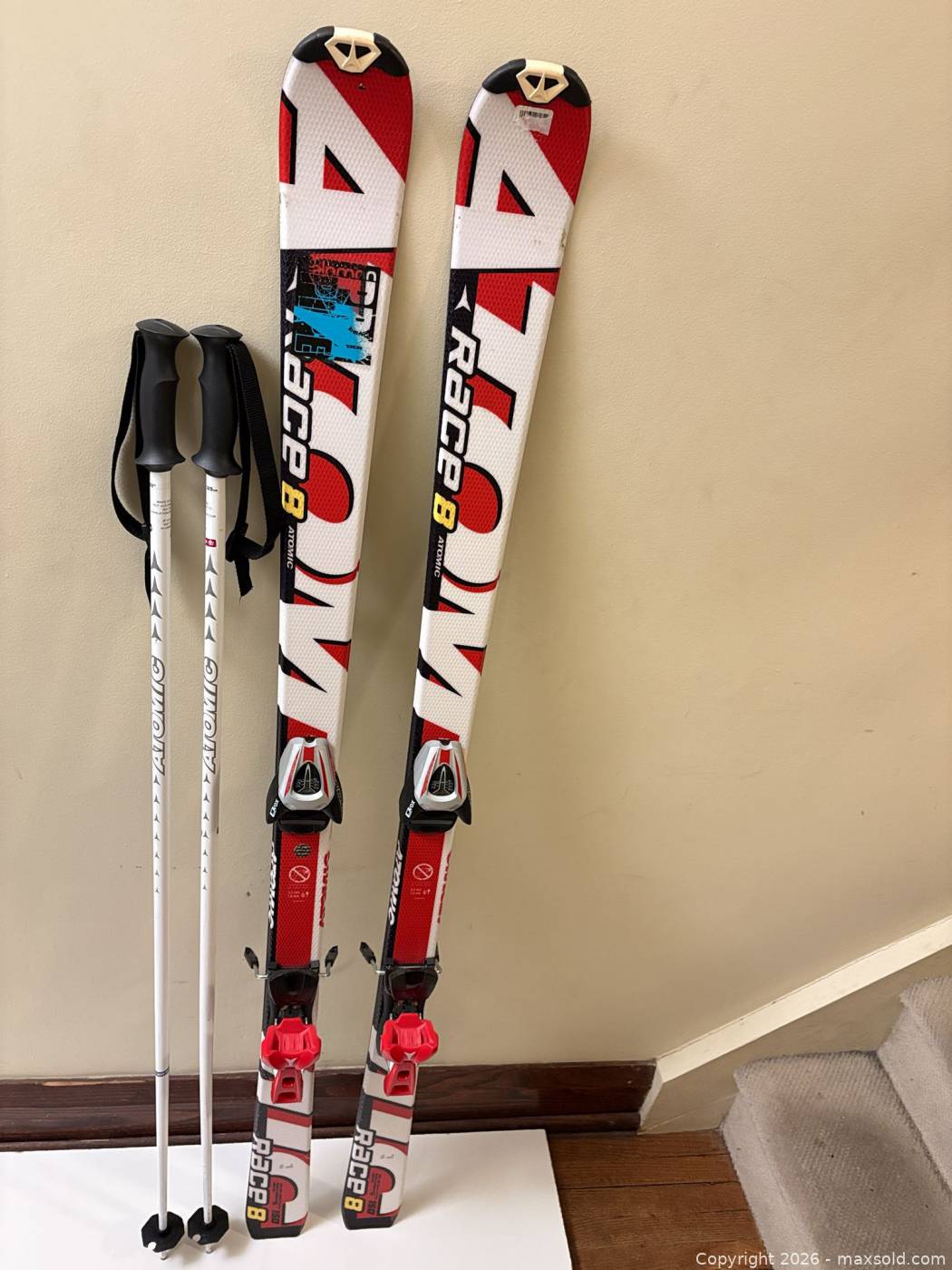 Atomic Race 8 150 cm Skis with Poles | Maxsold