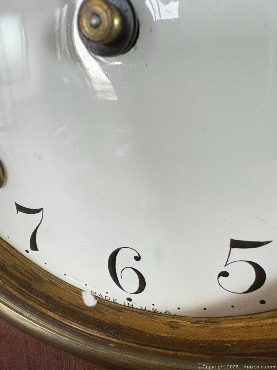Wood mantel clock with winding key | Maxsold