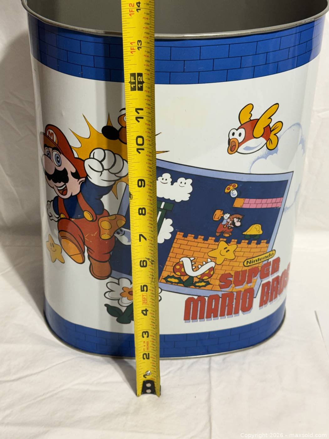 1988 Super Mario Bros metal wastebasket | Maxsold