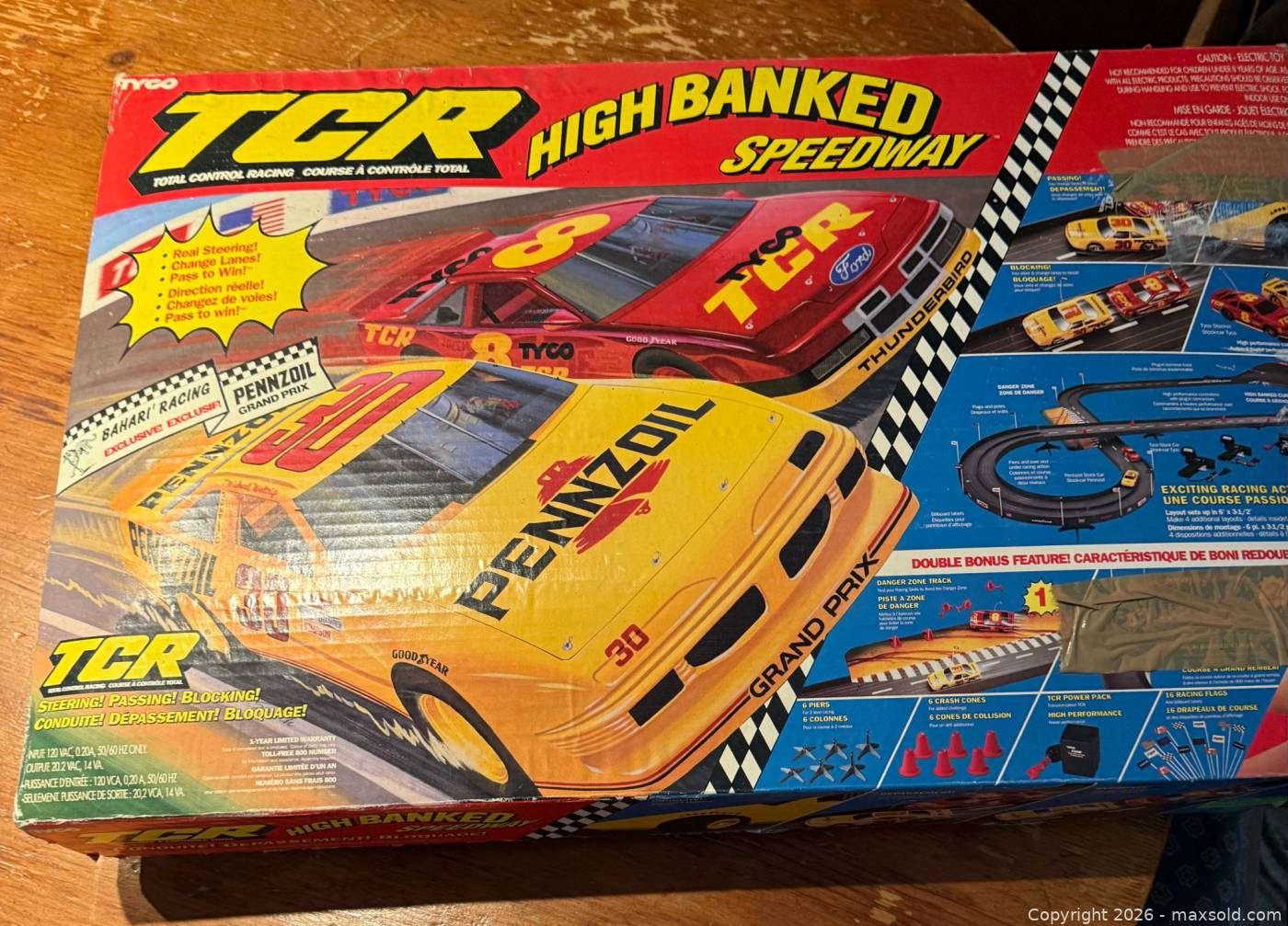 Tyco TCR High Banked Speedway slotless racing set | Maxsold