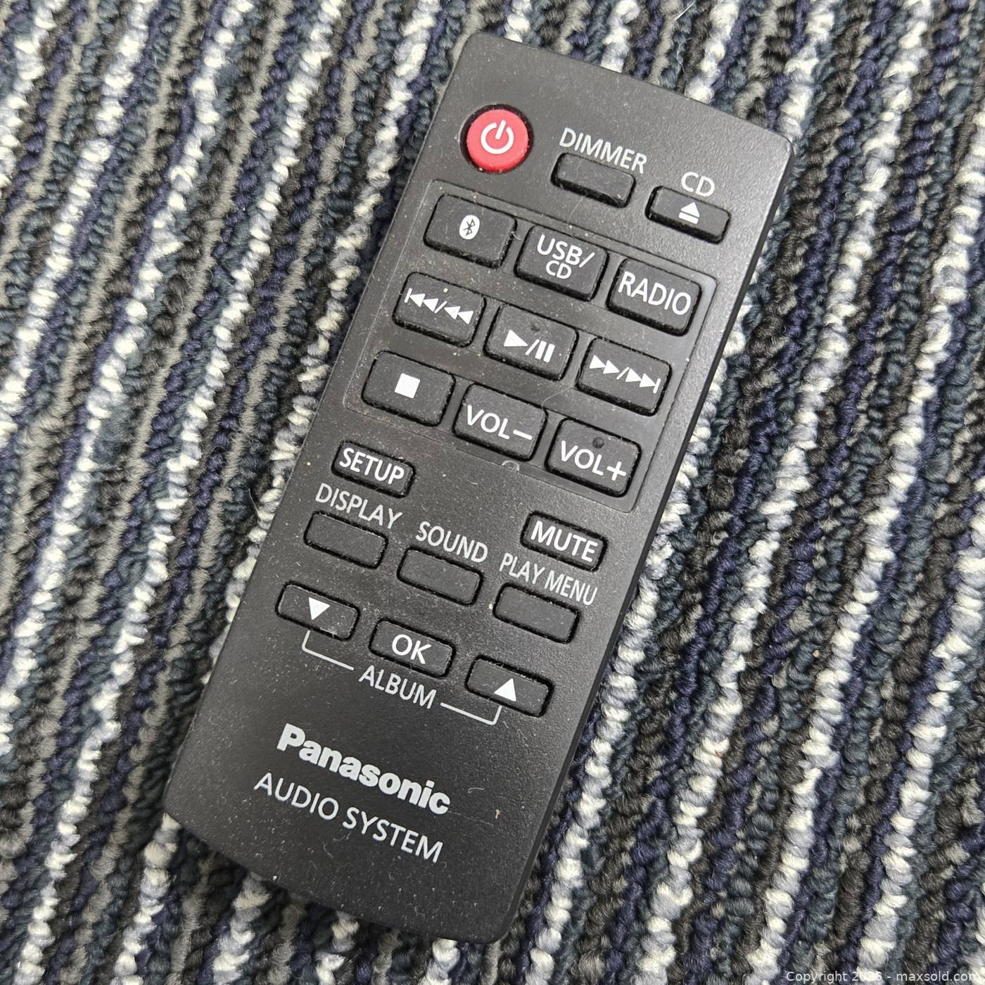 Pm600 Panasonic SA-PM600 mini stereo system with speakers and remote | Maxsold