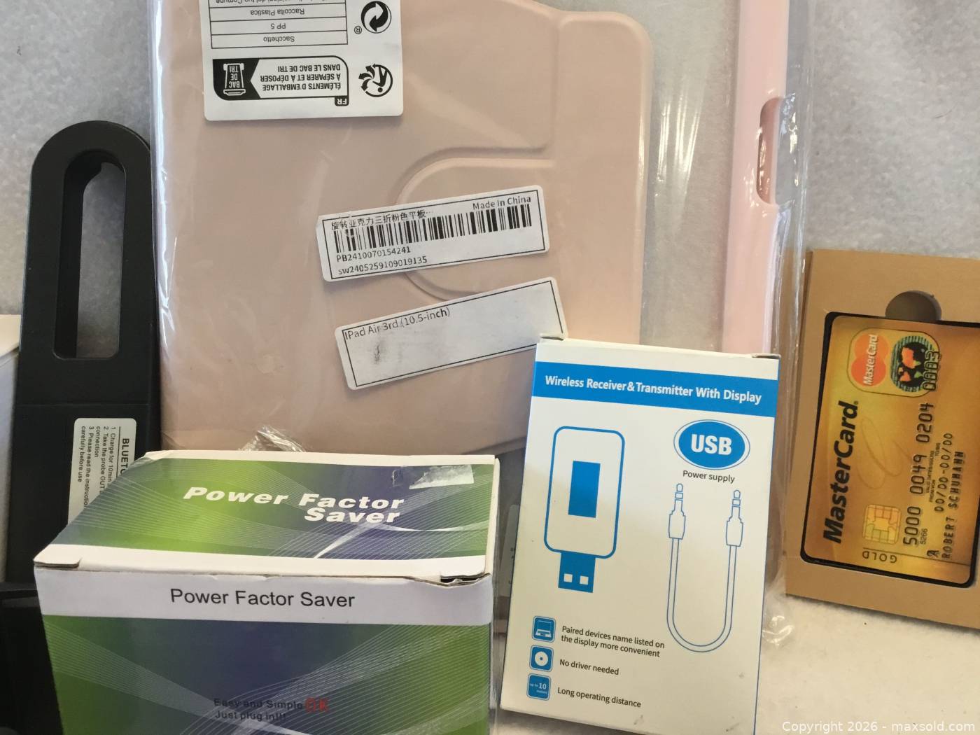 New assorted small electronics accessories | Maxsold
