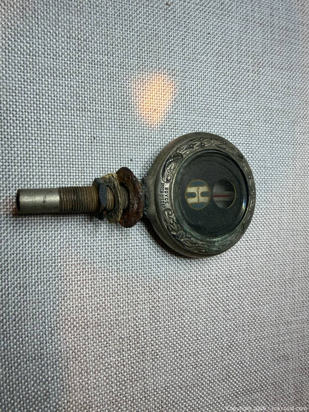 Hupmobile Radiator Shell Hupmobile Boyce MotoMeter radiator gauge | Maxsold
