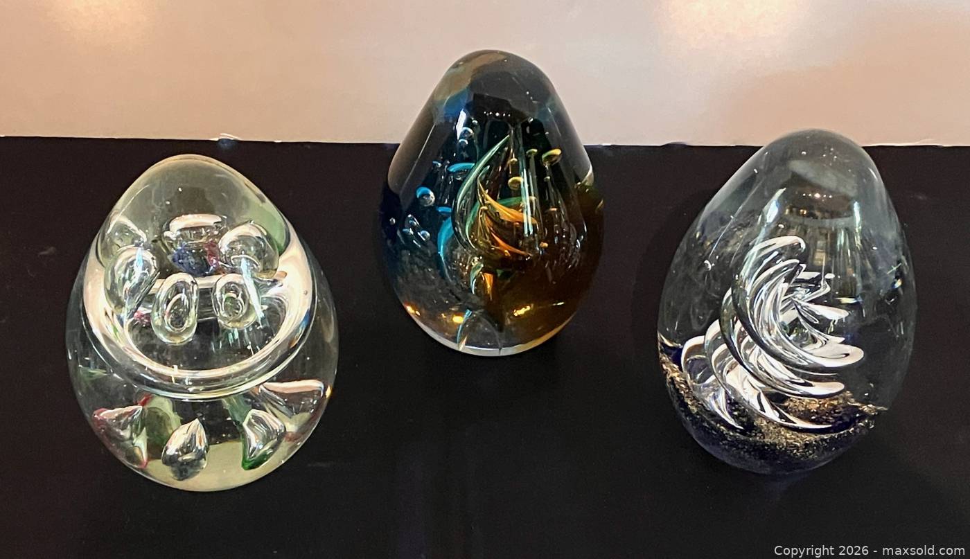 Stone Paperweights Glass and stone paperweights | Maxsold
