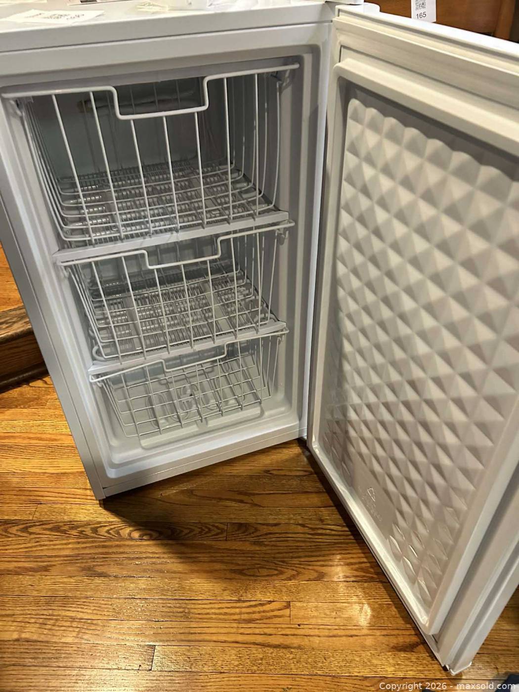 Arctic King 3.0 cu ft Upright Freezer | Maxsold