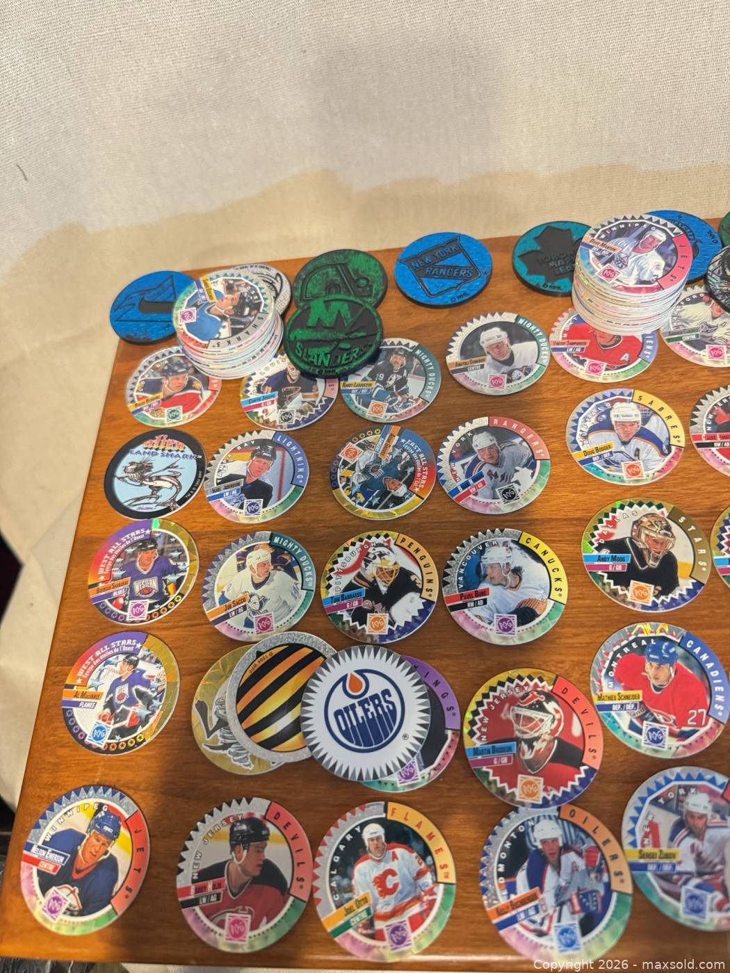 Pog Disc 1994 NHL hockey pogs & plastic discs | Maxsold