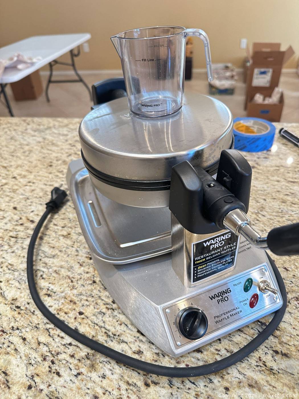 Waring Pro Professional Belgian Rotating Waffle Maker | Maxsold
