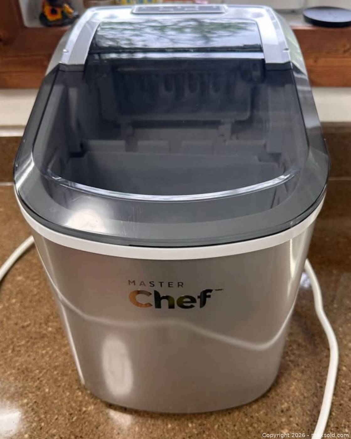 Master Chef countertop ice maker | Maxsold