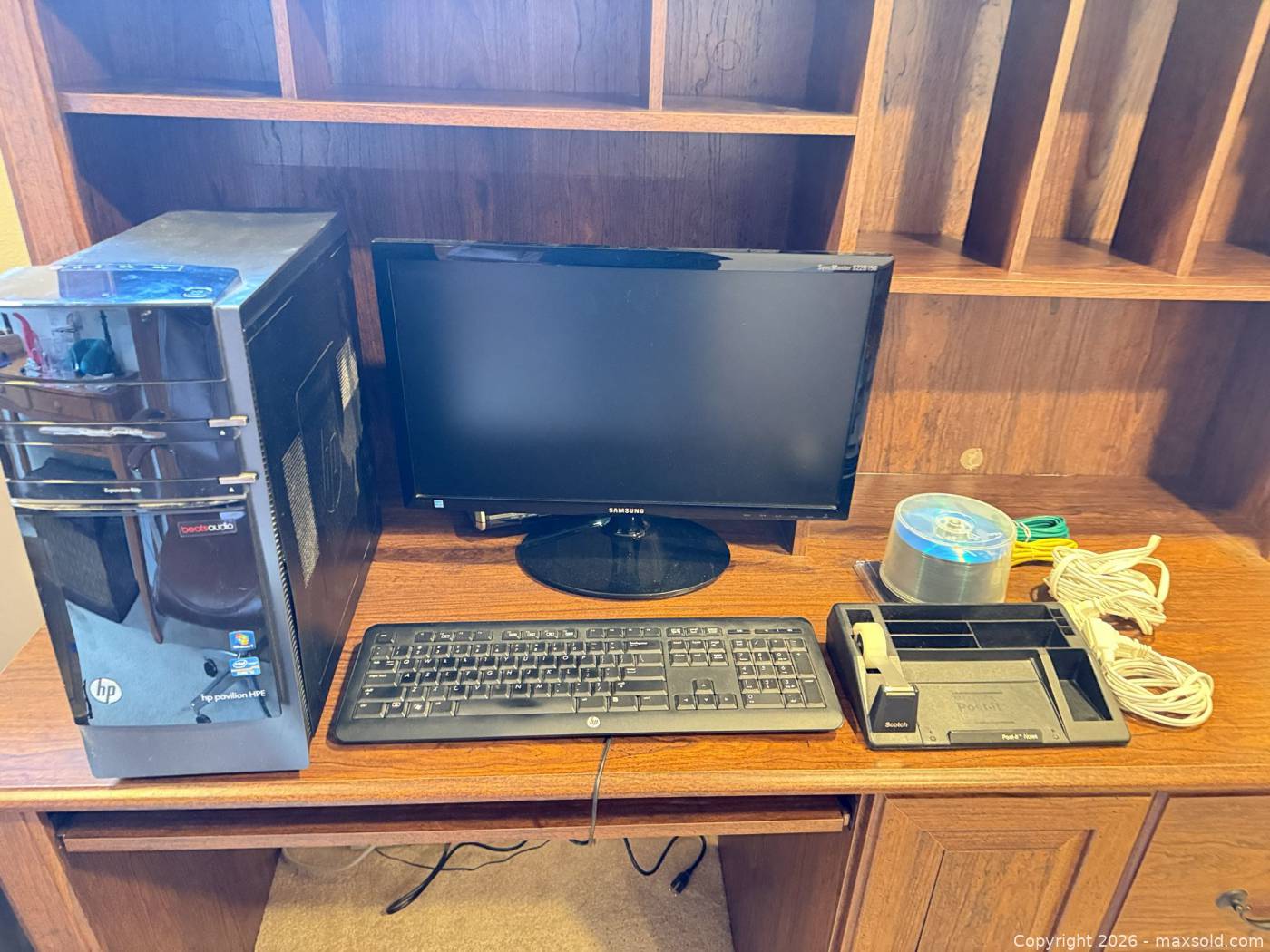 HP Pavilion HPE tower, Samsung SyncMaster monitor, HP wired keyboard ...