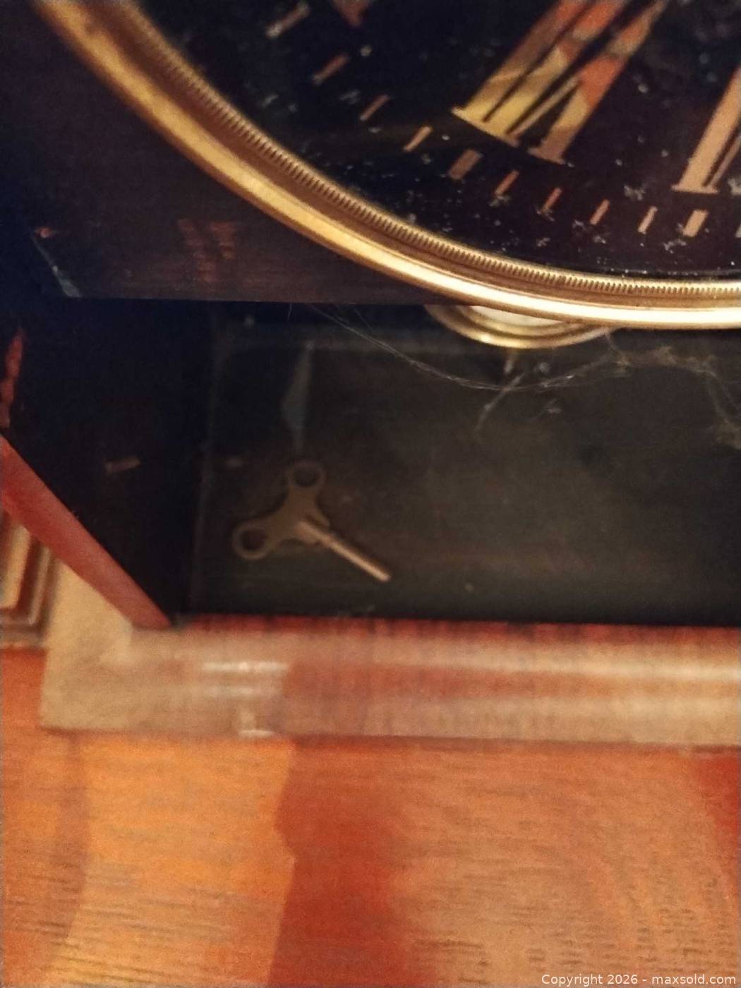 Antique wooden mantel clock | Maxsold