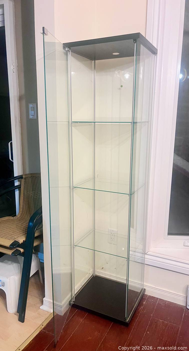 IKEA DETOLF glass display cabinet | Maxsold