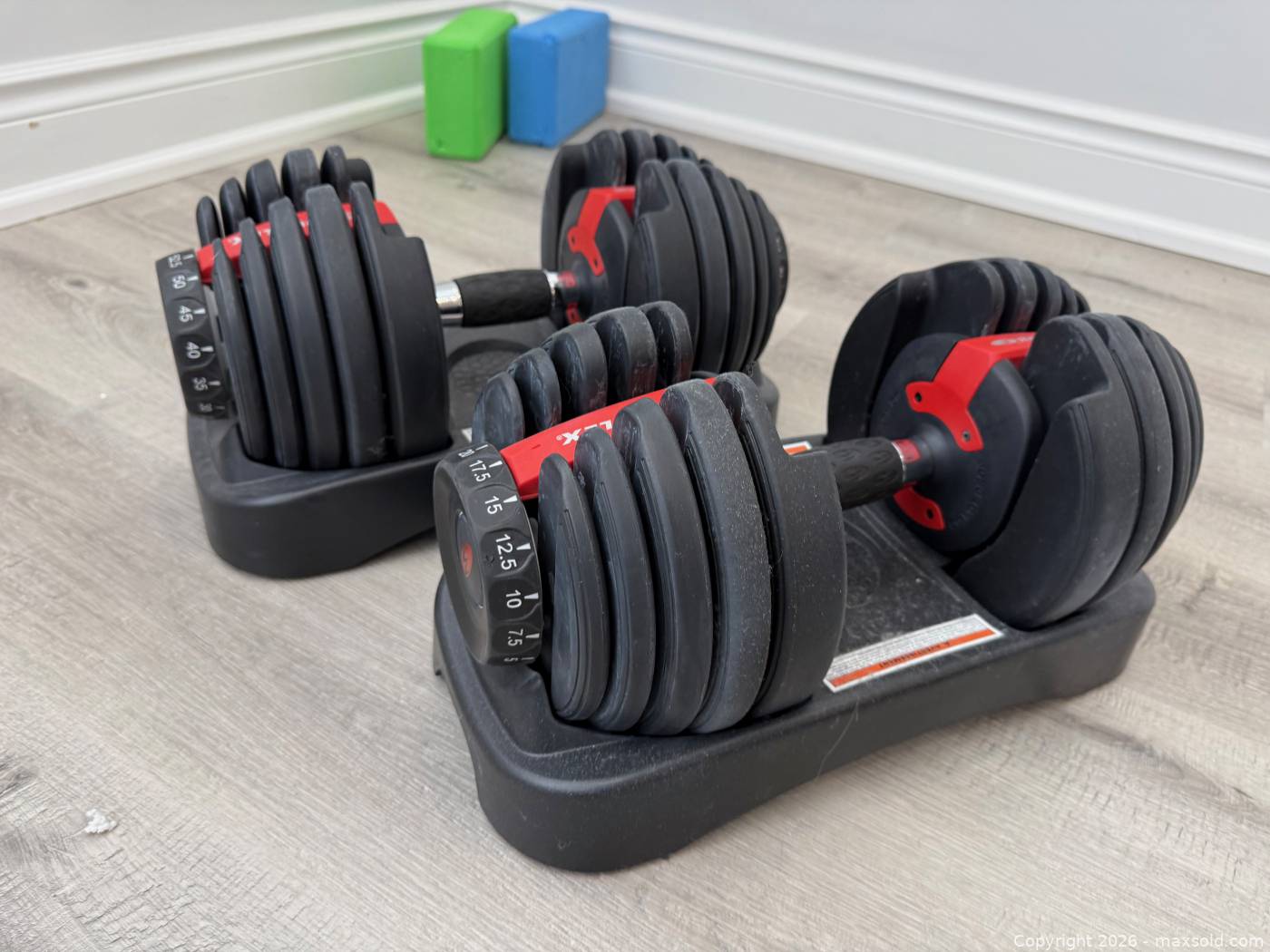 Bowflex SelectTech 552 Adjustable Dumbbells Pair | Maxsold