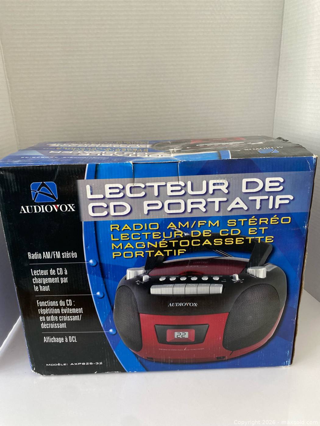 Audiovox AXP825-32 portable CD/cassette boombox with box | Maxsold
