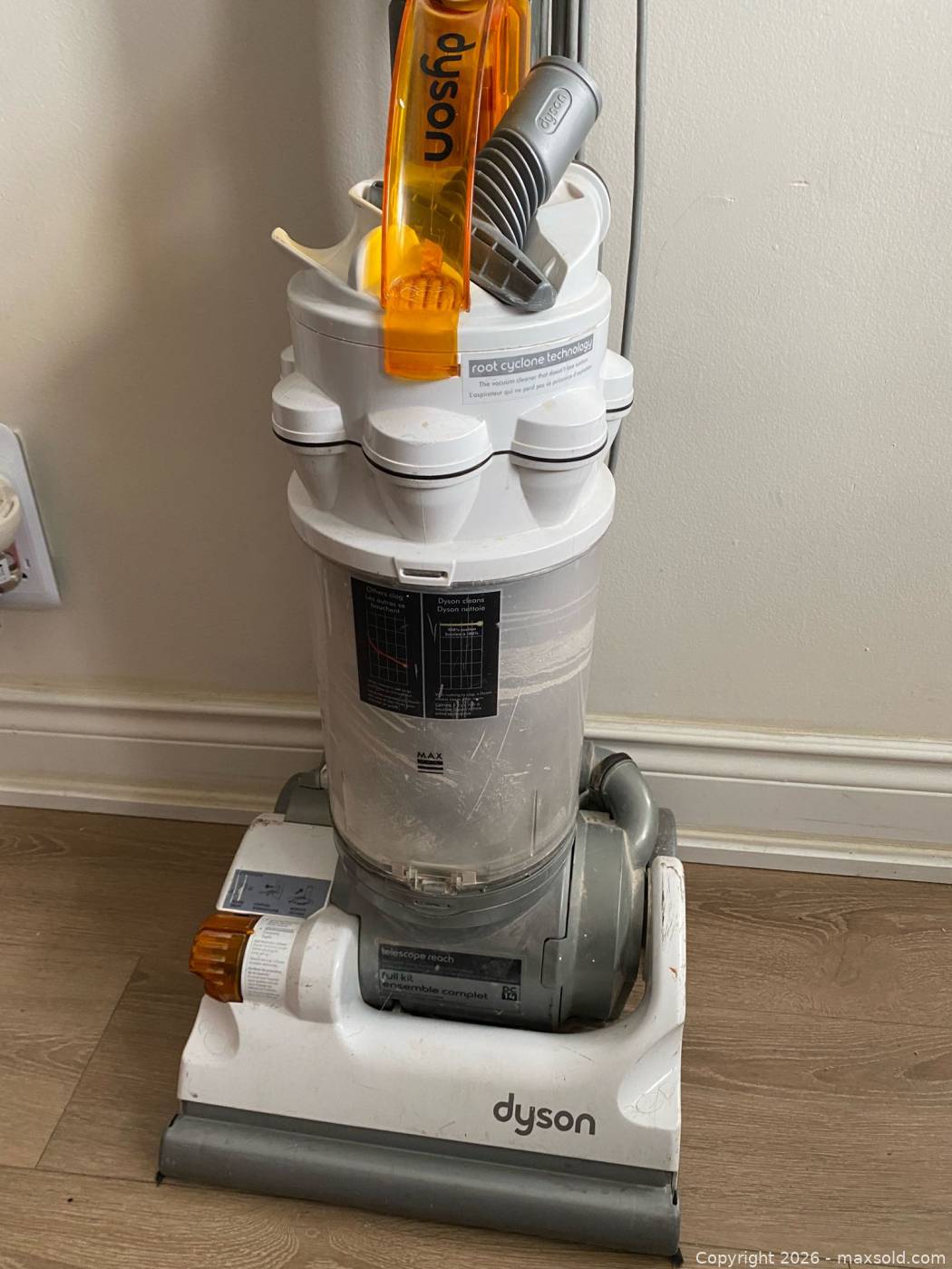 Dyson DC14 Telescope Reach Upright Vacuum | Maxsold