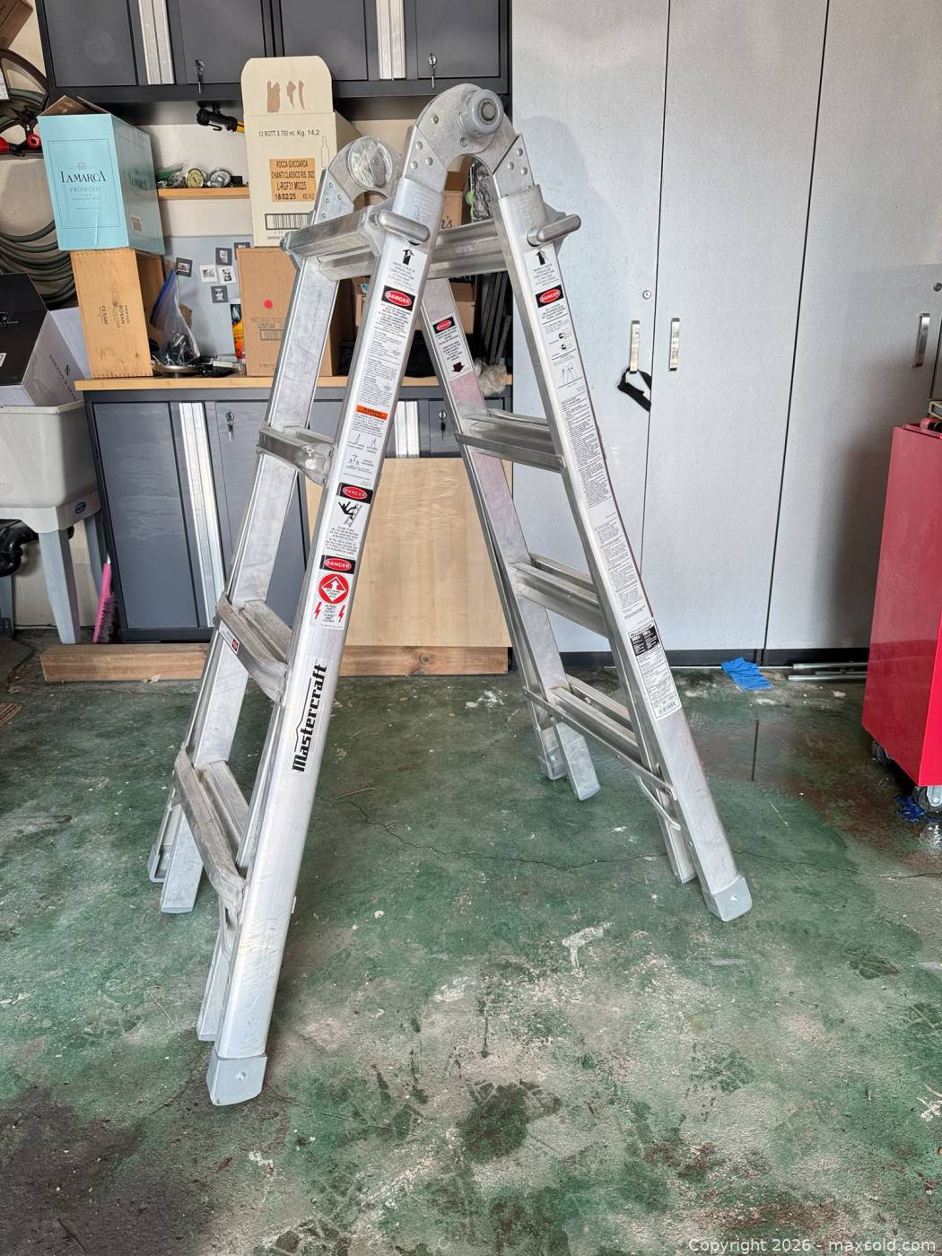Re Ladder Mastercraft 17 ft aluminum articulating ladder | Maxsold