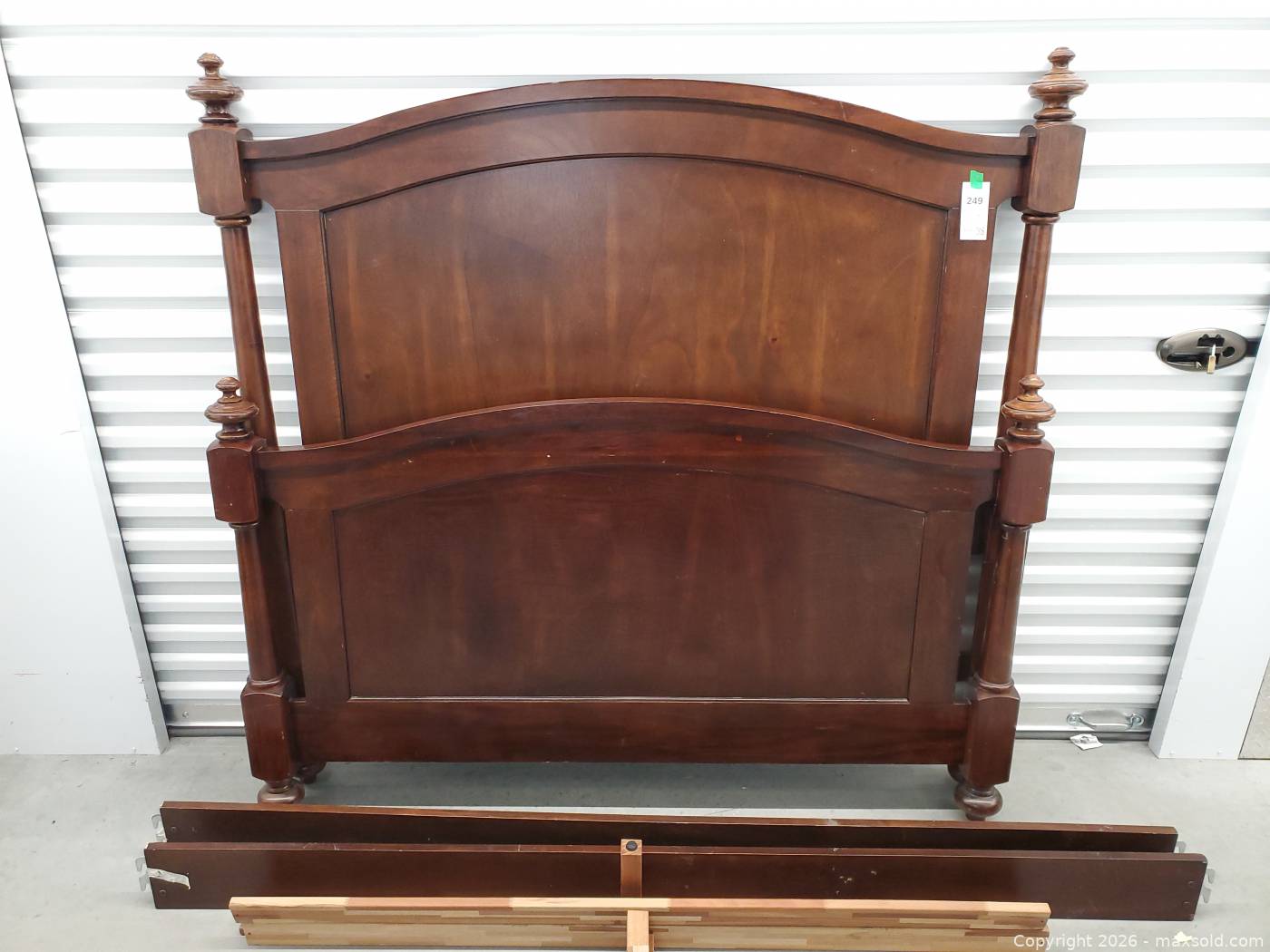 Vintage Queen Size Mahogany Sleigh Bed Frame | Maxsold