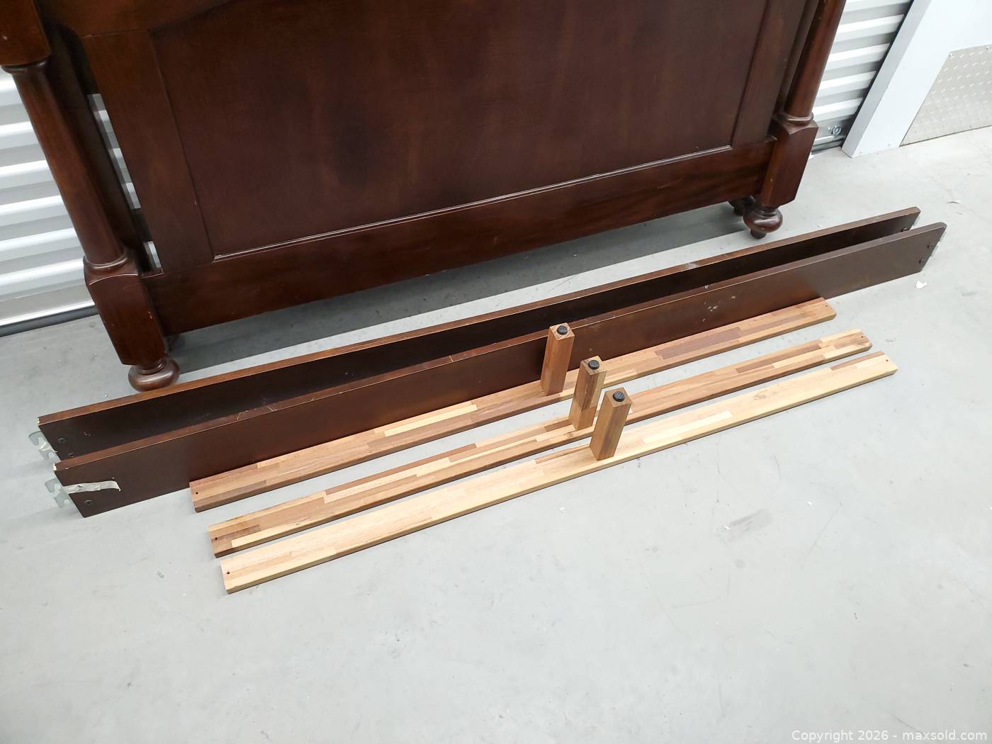 Vintage Queen Size Mahogany Sleigh Bed Frame | Maxsold