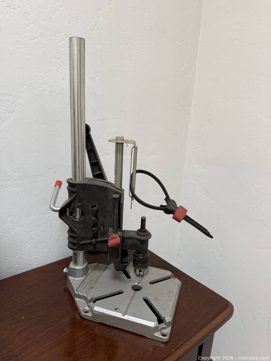 Ryobi RE175 1-3/4 HP Plunge Router, Drill Press Stand | Maxsold