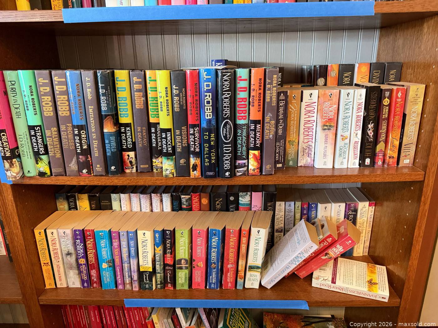 Approx. 70 paperback fiction books | Maxsold