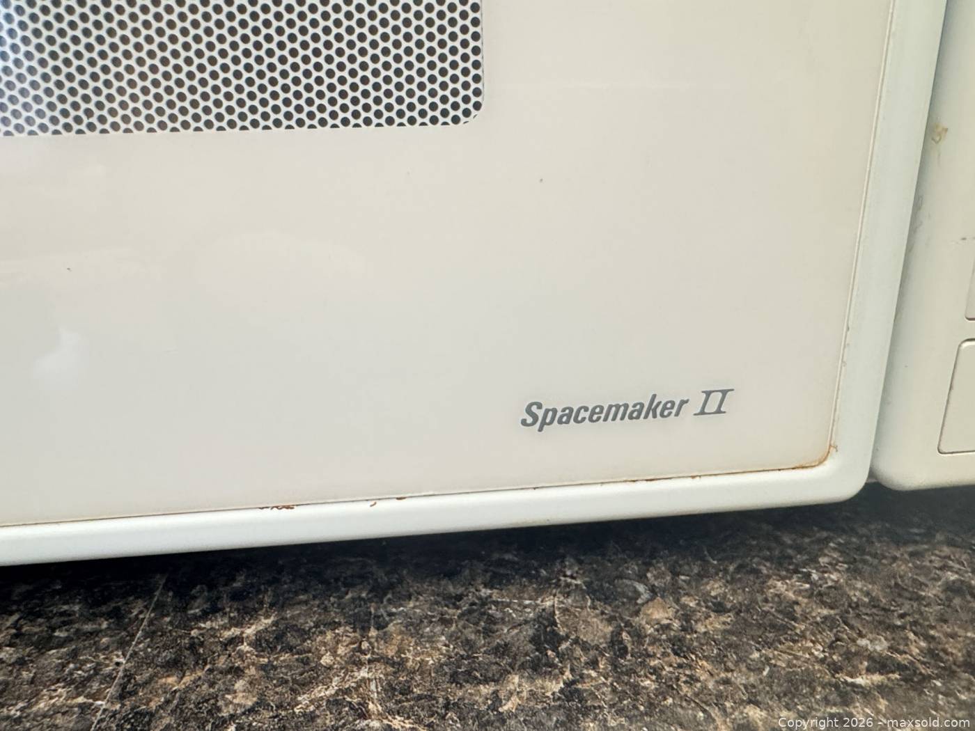 Ge Spacemaker 2 GE Spacemaker II Microwave | Maxsold
