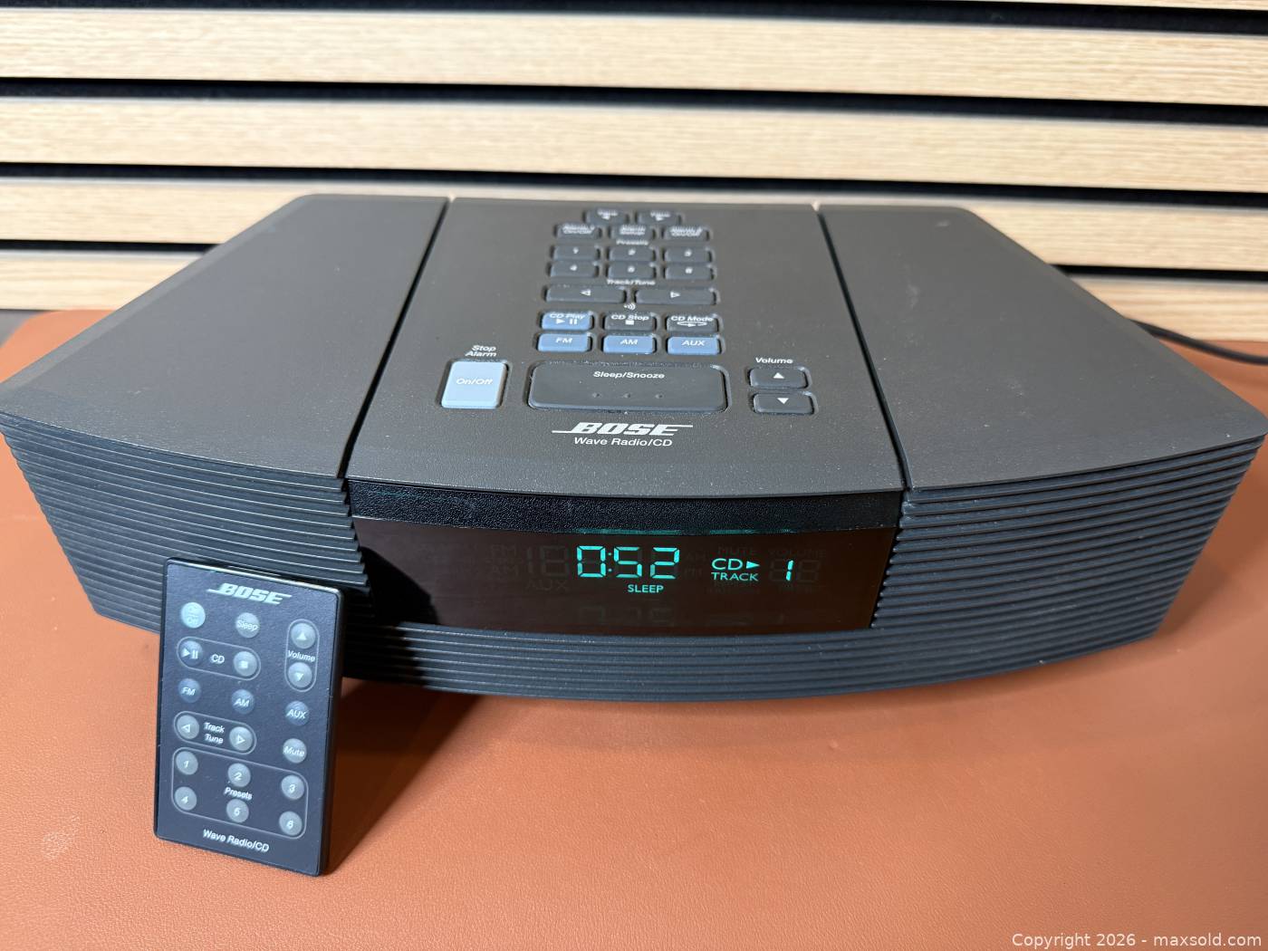 Bose Wave Radio/CD Model AWRC-1G with remote | Maxsold