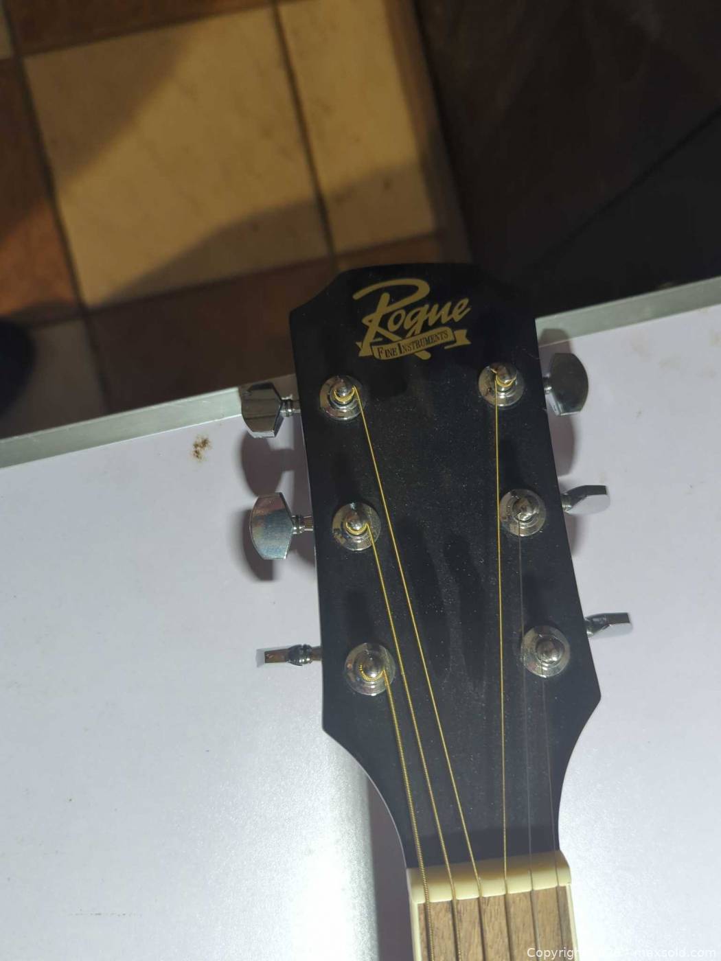 Rd80 Rogue RD80 Acoustic Guitar | Maxsold