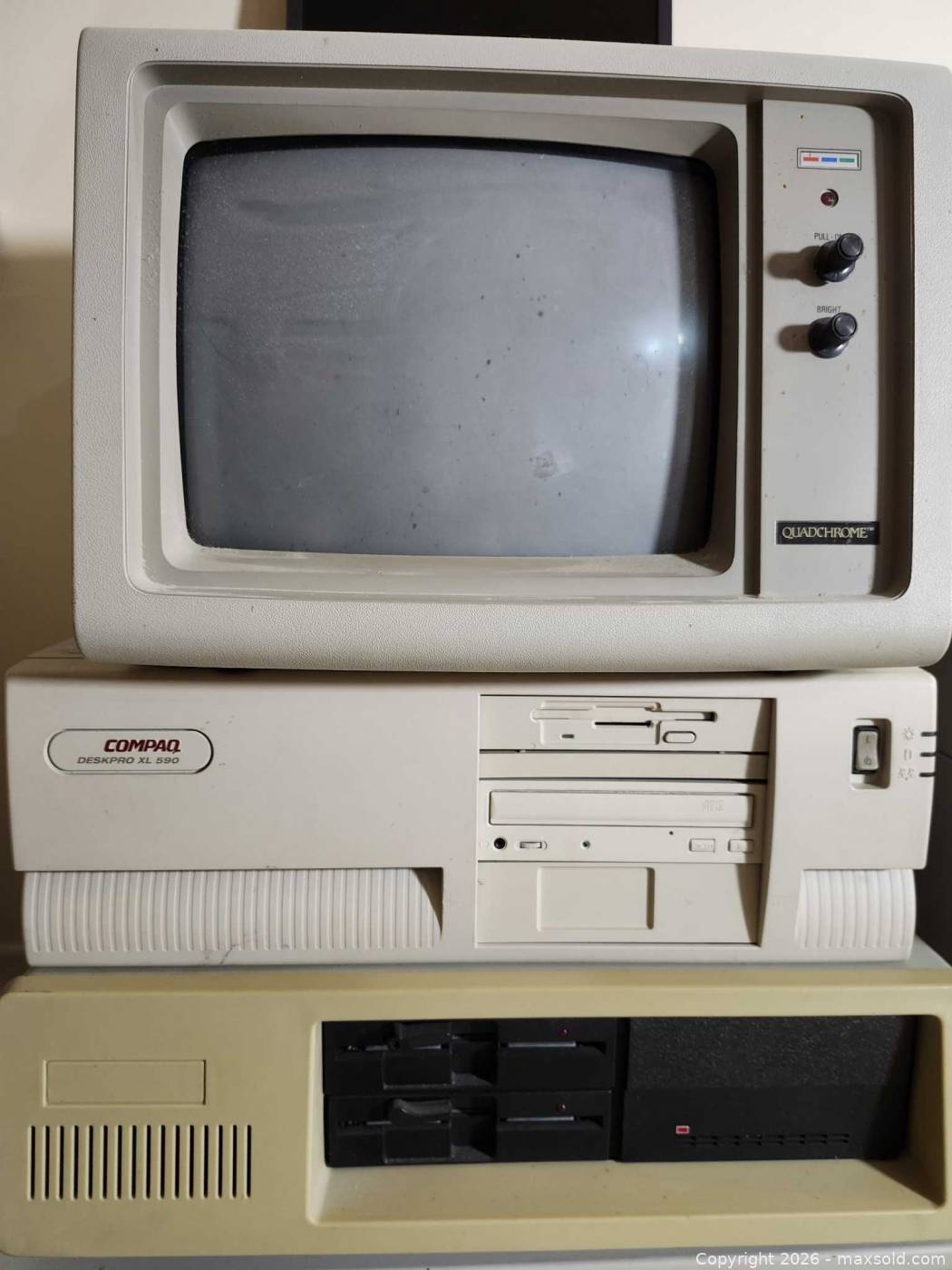Vintage computer hardware collection – Compaq, Dell, IBM, ENA | Maxsold