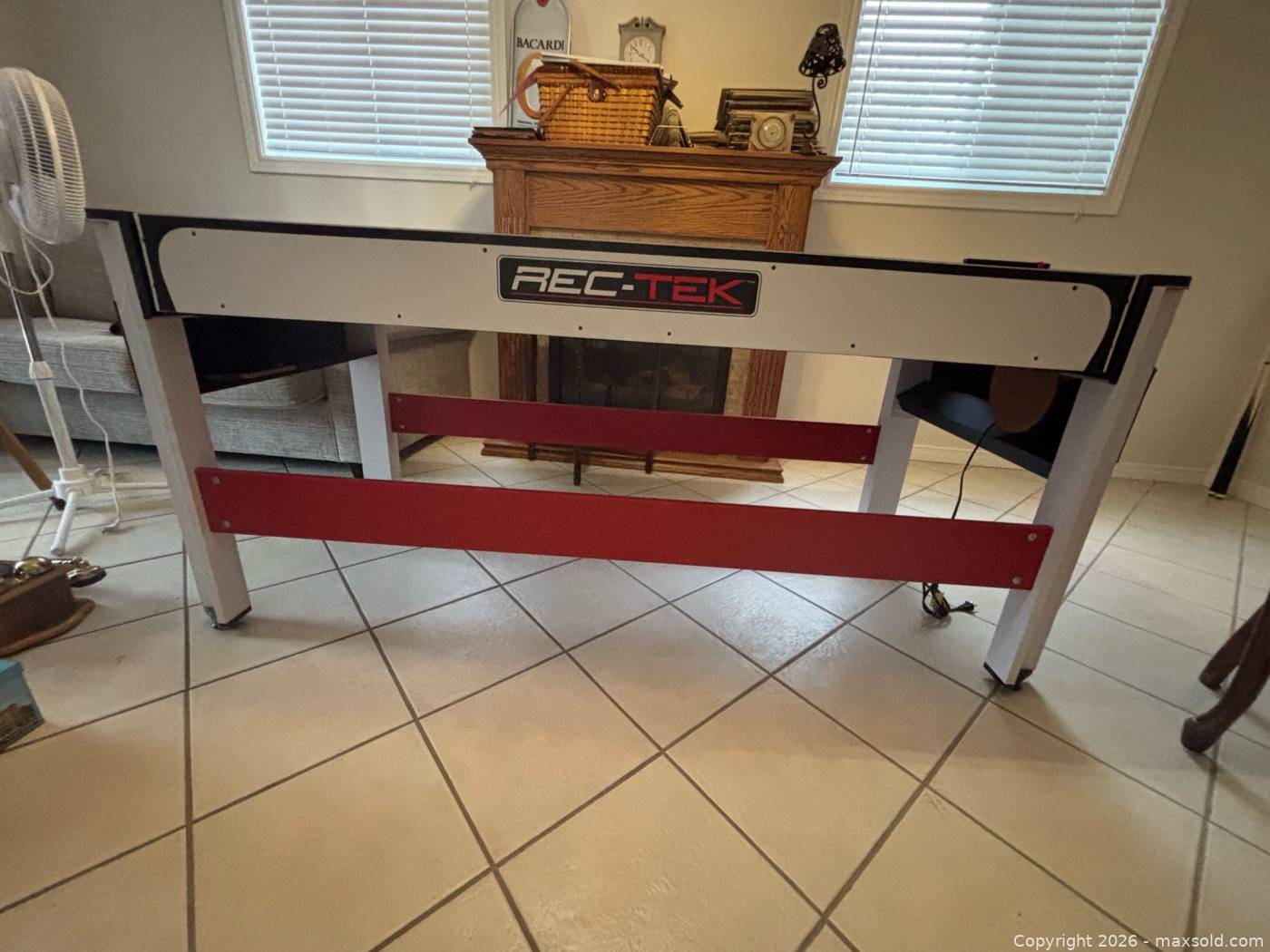 Rec-Tek 2-in-1 Air Hockey & Pool Table w/ Accessories | Maxsold