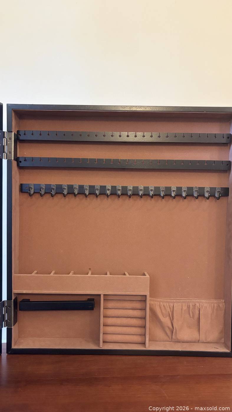 Black wall-mount jewelry organizer photo frame | Maxsold