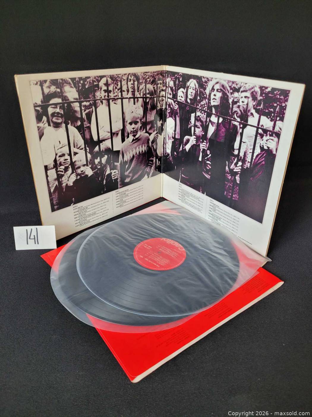 Double LP vinyl record gatefold | Maxsold