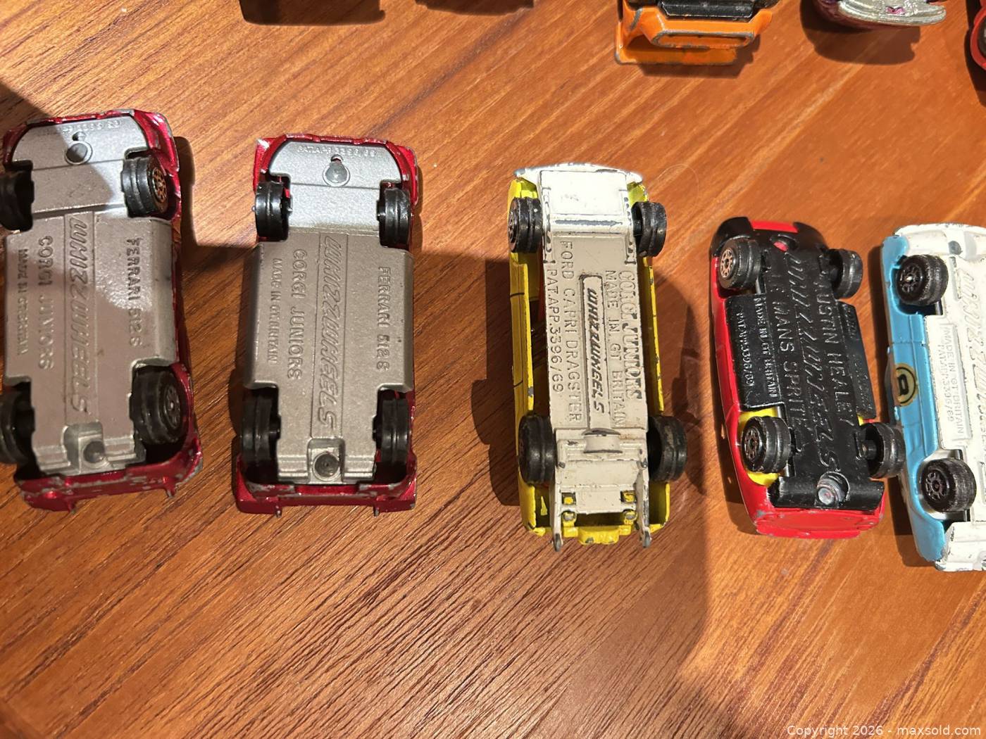 11 Corgi / Corgi Juniors 1:64 die-cast cars | Maxsold