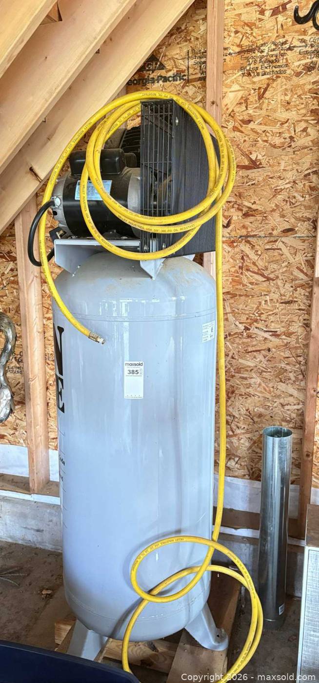 385 Cfm Compressor Iron Horse 60-Gallon Vertical Air Compressor | Maxsold