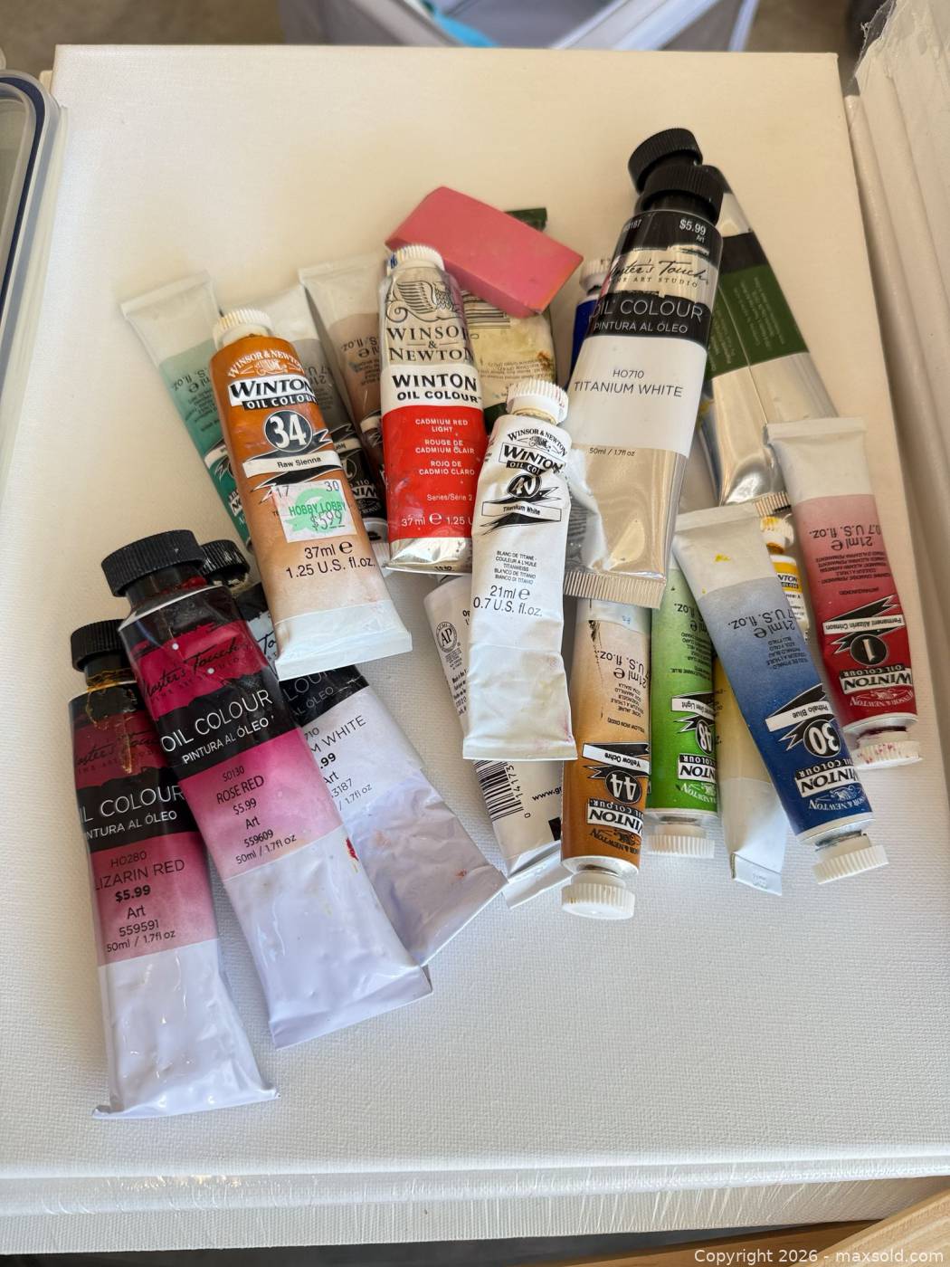 Assorted Oil Assorted Oil Painting Supplies | Maxsold