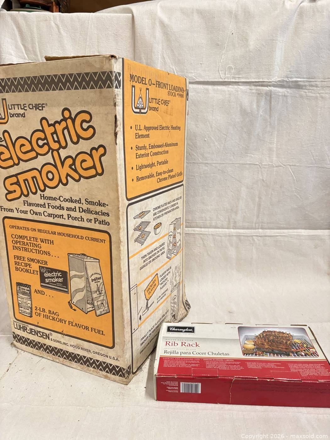 Little Chief Model O electric smoker with Charmglow rib rack | Maxsold