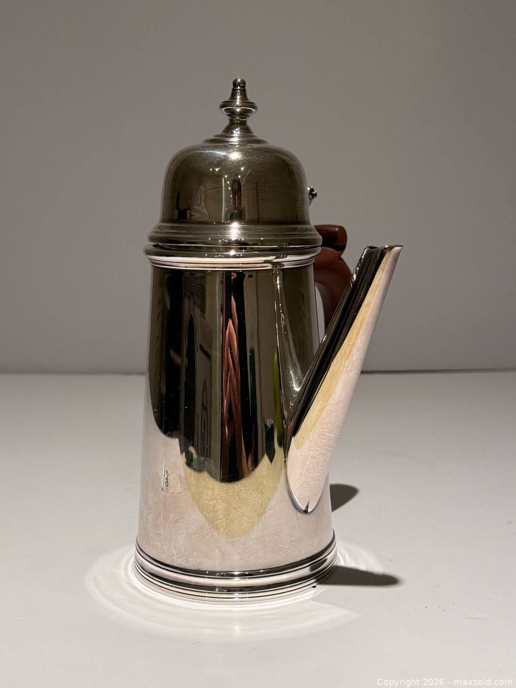 Vintage silver-plated English cocoa pot | Maxsold